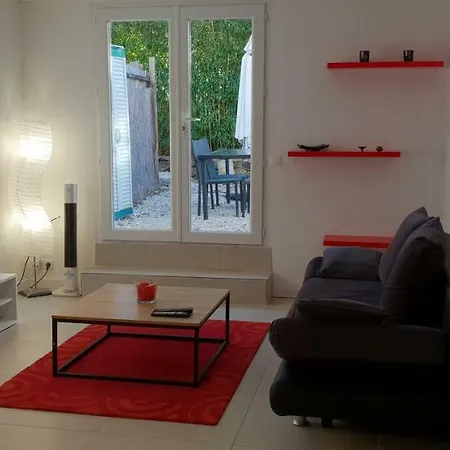 בית נופש Maison De 52 M2 A Mandelieu